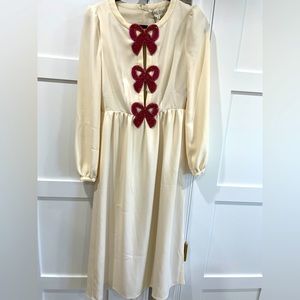 Saloni cream dress new with tags size 4